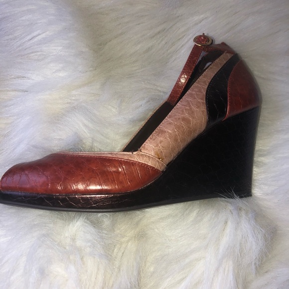 Liz & Co. | Peep-toe Multi-Tone Wedges Size 9 - Picture 3 of 3